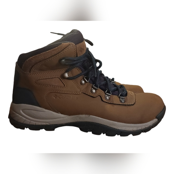 Columbia Shoes - Columbia Newton Ridge Plus Hiking Boots For Women’s Size 11